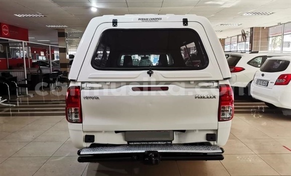 Buy Used Toyota Hilux White Car in Beitbridge in Matabeleland South Buy Used Toyota Hilux White Car in Beitbridge in Matabeleland South