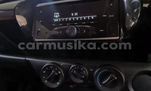 Buy Used Toyota Hilux White Car in Beitbridge in Matabeleland South Buy Used Toyota Hilux White Car in Beitbridge in Matabeleland South