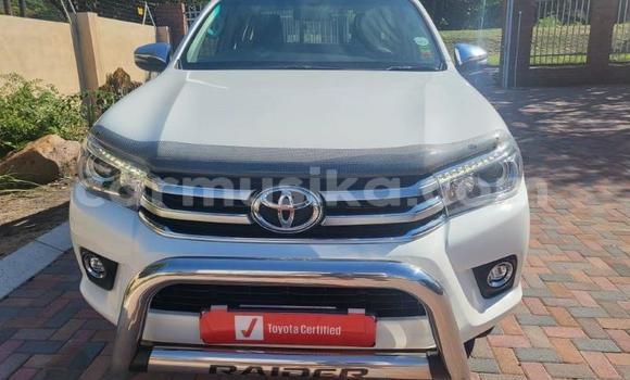 Tenga Tsaru Toyota Hilux Chena Mota in Beitbridge in Matabeleland South Tenga Tsaru Toyota Hilux Chena Mota in Beitbridge in Matabeleland South