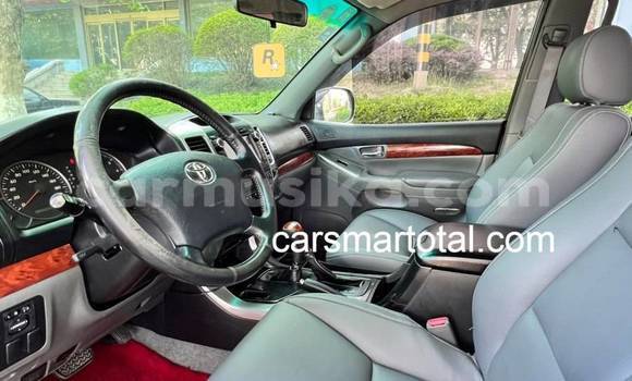 Nunua Ilio tumika Toyota Prado Nyeupe Gari ndani ya Chitungwiza nchini Harare Nunua Ilio tumika Toyota Prado Nyeupe Gari ndani ya Chitungwiza nchini Harare