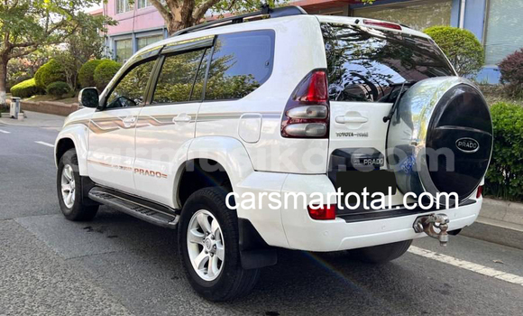 Nunua Ilio tumika Toyota Prado Nyeupe Gari ndani ya Chitungwiza nchini Harare Nunua Ilio tumika Toyota Prado Nyeupe Gari ndani ya Chitungwiza nchini Harare