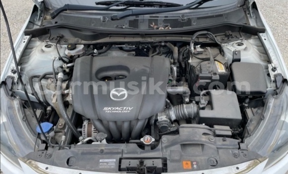 Acheter Occasion Voiture Mazda Demio Blanc à Beitbridge, Matabeleland South Acheter Occasion Voiture Mazda Demio Blanc à Beitbridge, Matabeleland South