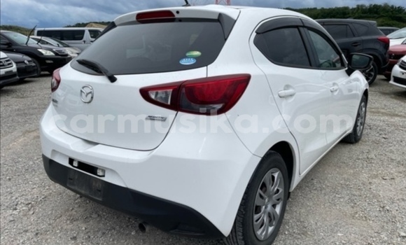 Acheter Occasion Voiture Mazda Demio Blanc à Beitbridge, Matabeleland South Acheter Occasion Voiture Mazda Demio Blanc à Beitbridge, Matabeleland South