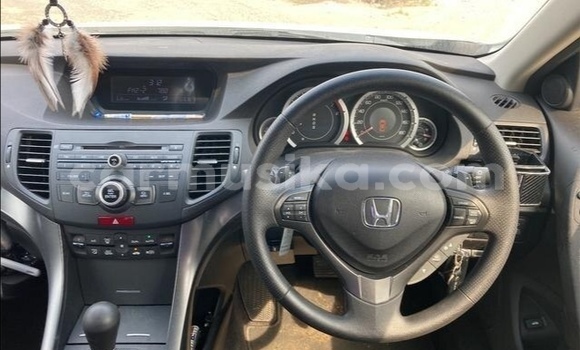 Acheter Occasion Voiture Honda Accord Blanc à Beitbridge, Matabeleland South Acheter Occasion Voiture Honda Accord Blanc à Beitbridge, Matabeleland South