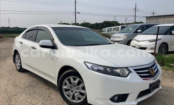 Acheter Occasion Voiture Honda Accord Blanc à Beitbridge, Matabeleland South Acheter Occasion Voiture Honda Accord Blanc à Beitbridge, Matabeleland South