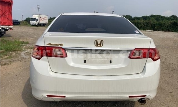 Acheter Occasion Voiture Honda Accord Blanc à Beitbridge, Matabeleland South Acheter Occasion Voiture Honda Accord Blanc à Beitbridge, Matabeleland South