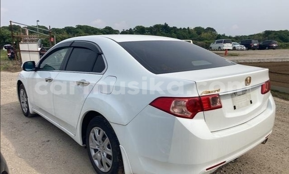 Acheter Occasion Voiture Honda Accord Blanc à Beitbridge, Matabeleland South Acheter Occasion Voiture Honda Accord Blanc à Beitbridge, Matabeleland South