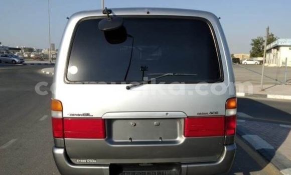 Buy Used Toyota Hiace Silver Car in Beitbridge in Matabeleland South Buy Used Toyota Hiace Silver Car in Beitbridge in Matabeleland South