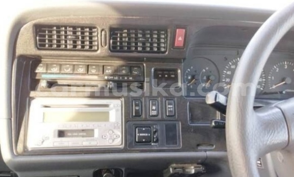 Buy Used Toyota Hiace Silver Car in Beitbridge in Matabeleland South Buy Used Toyota Hiace Silver Car in Beitbridge in Matabeleland South