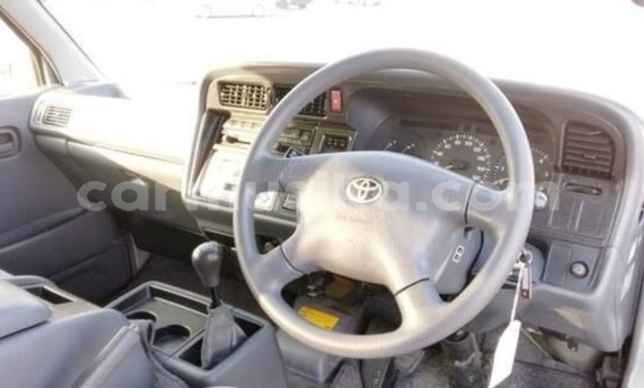 Buy Used Toyota Hiace Silver Car in Beitbridge in Matabeleland South Buy Used Toyota Hiace Silver Car in Beitbridge in Matabeleland South