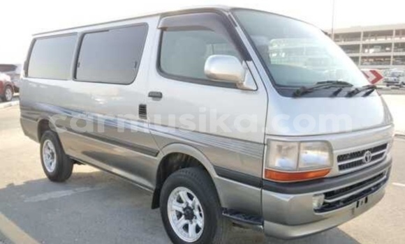 Buy Used Toyota Hiace Silver Car in Beitbridge in Matabeleland South Buy Used Toyota Hiace Silver Car in Beitbridge in Matabeleland South