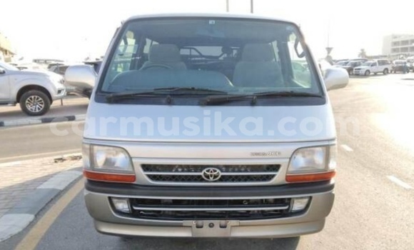 Buy Used Toyota Hiace Silver Car in Beitbridge in Matabeleland South Buy Used Toyota Hiace Silver Car in Beitbridge in Matabeleland South