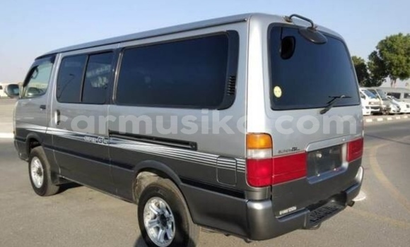 Buy Used Toyota Hiace Silver Car in Beitbridge in Matabeleland South Buy Used Toyota Hiace Silver Car in Beitbridge in Matabeleland South