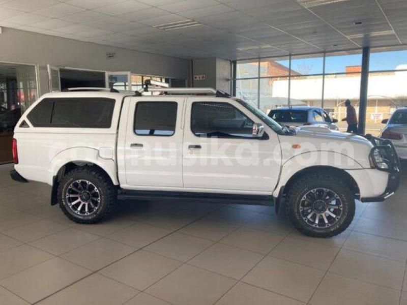 Big with watermark nissan np 300 matabeleland south beitbridge 30129