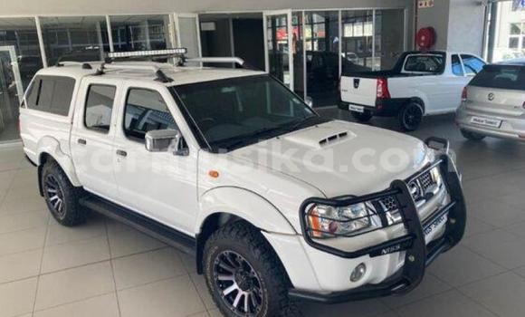Buy Used Nissan NP 300 White Car in Beitbridge in Matabeleland South Buy Used Nissan NP 300 White Car in Beitbridge in Matabeleland South