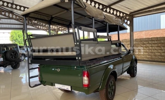 Nunua Ilio tumika Nissan NP 300 Kijani Gari ndani ya Beitbridge nchini Matabeleland Kusini Nunua Ilio tumika Nissan NP 300 Kijani Gari ndani ya Beitbridge nchini Matabeleland Kusini