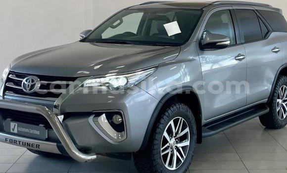 Nunua Ilio tumika Toyota Fortuner Fedha Gari ndani ya Beitbridge nchini Matabeleland Kusini