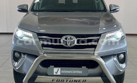 Acheter Occasion Voiture Toyota Fortuner Gris à Beitbridge, Matabeleland South Acheter Occasion Voiture Toyota Fortuner Gris à Beitbridge, Matabeleland South
