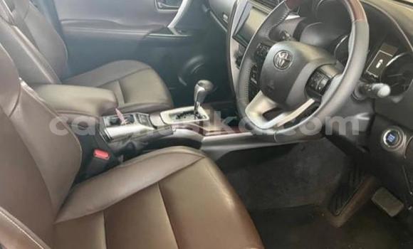 Acheter Occasion Voiture Toyota Fortuner Gris à Beitbridge, Matabeleland South Acheter Occasion Voiture Toyota Fortuner Gris à Beitbridge, Matabeleland South