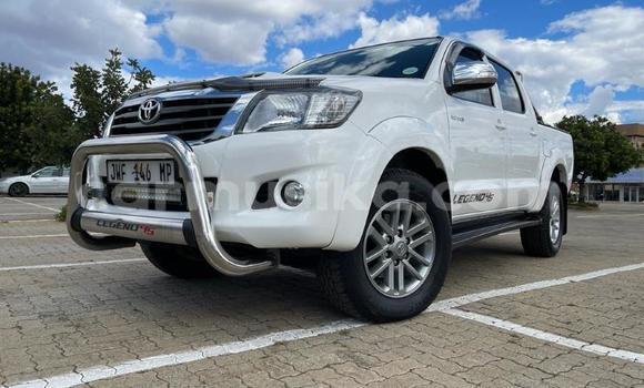 Buy Used Toyota Hilux White Car in Beitbridge in Matabeleland South Buy Used Toyota Hilux White Car in Beitbridge in Matabeleland South