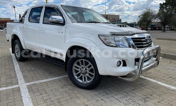 Buy Used Toyota Hilux White Car in Beitbridge in Matabeleland South Buy Used Toyota Hilux White Car in Beitbridge in Matabeleland South