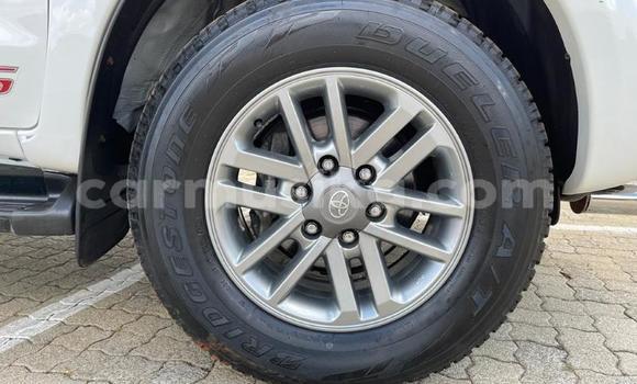 Buy Used Toyota Hilux White Car in Beitbridge in Matabeleland South Buy Used Toyota Hilux White Car in Beitbridge in Matabeleland South