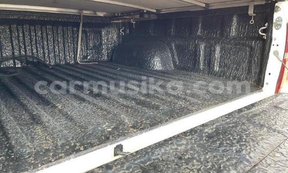 Buy Used Toyota Hilux White Car in Beitbridge in Matabeleland South Buy Used Toyota Hilux White Car in Beitbridge in Matabeleland South