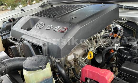 Buy Used Toyota Hilux White Car in Beitbridge in Matabeleland South Buy Used Toyota Hilux White Car in Beitbridge in Matabeleland South