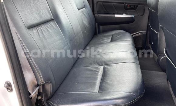 Buy Used Toyota Hilux White Car in Beitbridge in Matabeleland South Buy Used Toyota Hilux White Car in Beitbridge in Matabeleland South