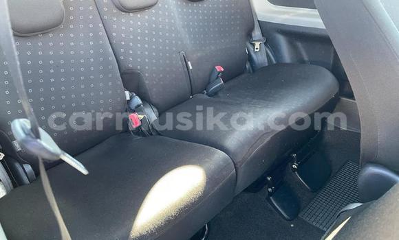 Nunua Ilio tumika Toyota Yaris Fedha Gari ndani ya Beitbridge nchini Matabeleland Kusini Nunua Ilio tumika Toyota Yaris Fedha Gari ndani ya Beitbridge nchini Matabeleland Kusini