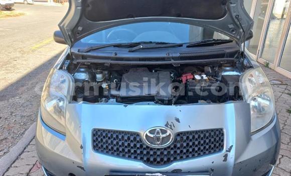 Nunua Ilio tumika Toyota Yaris Fedha Gari ndani ya Beitbridge nchini Matabeleland Kusini Nunua Ilio tumika Toyota Yaris Fedha Gari ndani ya Beitbridge nchini Matabeleland Kusini