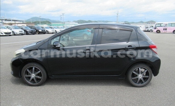 Acheter Occasion Voiture Toyota Vitz Noir à Beitbridge, Matabeleland South Acheter Occasion Voiture Toyota Vitz Noir à Beitbridge, Matabeleland South