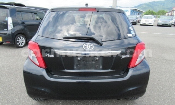 Acheter Occasion Voiture Toyota Vitz Noir à Beitbridge, Matabeleland South Acheter Occasion Voiture Toyota Vitz Noir à Beitbridge, Matabeleland South