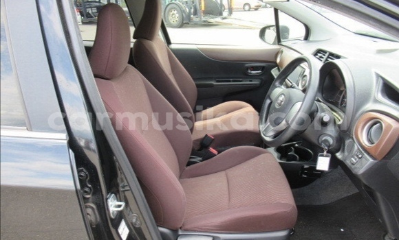 Acheter Occasion Voiture Toyota Vitz Noir à Beitbridge, Matabeleland South Acheter Occasion Voiture Toyota Vitz Noir à Beitbridge, Matabeleland South