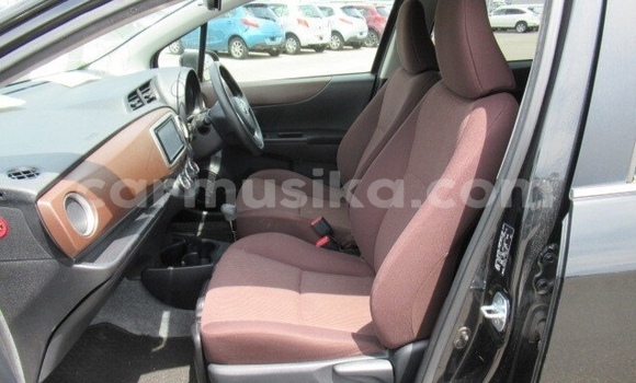 Acheter Occasion Voiture Toyota Vitz Noir à Beitbridge, Matabeleland South Acheter Occasion Voiture Toyota Vitz Noir à Beitbridge, Matabeleland South