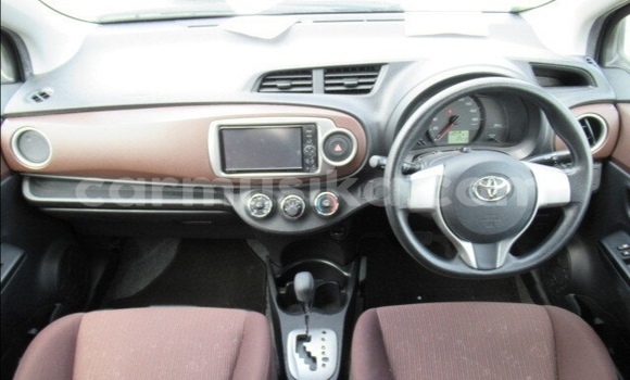 Acheter Occasion Voiture Toyota Vitz Noir à Beitbridge, Matabeleland South Acheter Occasion Voiture Toyota Vitz Noir à Beitbridge, Matabeleland South