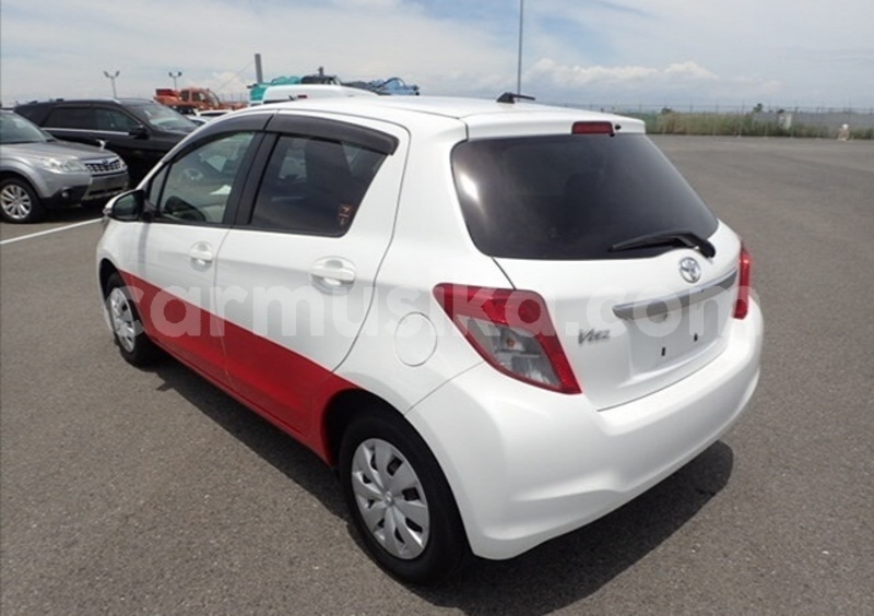 Big with watermark toyota vitz matabeleland south beitbridge 30144