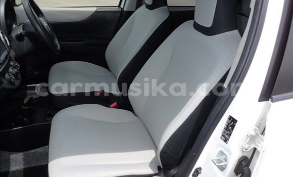 Tenga Tsaru Toyota Vitz Chena Mota in Beitbridge in Matabeleland South Tenga Tsaru Toyota Vitz Chena Mota in Beitbridge in Matabeleland South