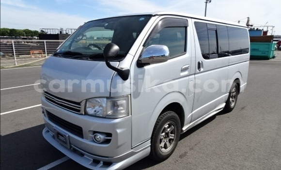 Nunua Ilio tumika Toyota Hiace Fedha Gari ndani ya Beitbridge nchini Matabeleland Kusini