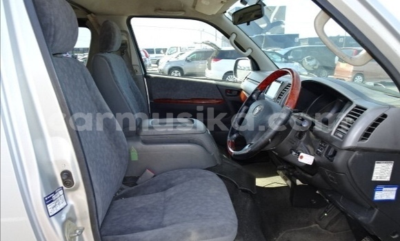 Tenga Tsaru Toyota Hiace Sirivha Mota in Beitbridge in Matabeleland South Tenga Tsaru Toyota Hiace Sirivha Mota in Beitbridge in Matabeleland South