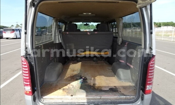 Tenga Tsaru Toyota Hiace Sirivha Mota in Beitbridge in Matabeleland South Tenga Tsaru Toyota Hiace Sirivha Mota in Beitbridge in Matabeleland South