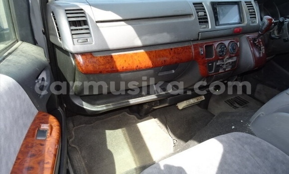 Tenga Tsaru Toyota Hiace Sirivha Mota in Beitbridge in Matabeleland South Tenga Tsaru Toyota Hiace Sirivha Mota in Beitbridge in Matabeleland South