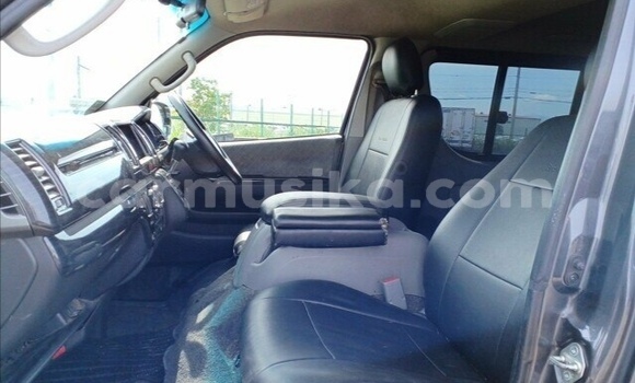 Tenga Tsaru Toyota Hiace Zvimwe Mota in Beitbridge in Matabeleland South Tenga Tsaru Toyota Hiace Zvimwe Mota in Beitbridge in Matabeleland South