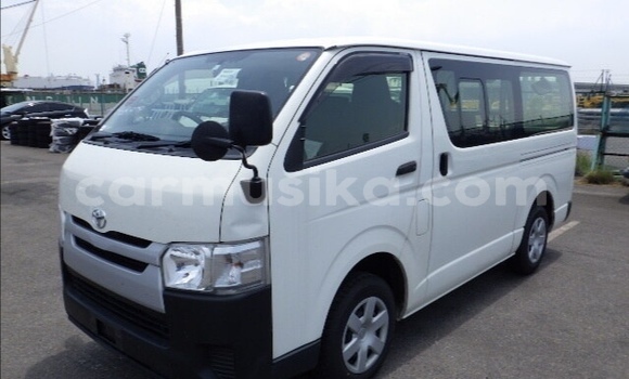 Tenga Tsaru Toyota Hiace Chena Mota in Beitbridge in Matabeleland South