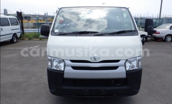 Tenga Tsaru Toyota Hiace Chena Mota in Beitbridge in Matabeleland South Tenga Tsaru Toyota Hiace Chena Mota in Beitbridge in Matabeleland South