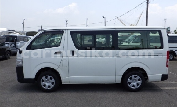 Tenga Tsaru Toyota Hiace Chena Mota in Beitbridge in Matabeleland South Tenga Tsaru Toyota Hiace Chena Mota in Beitbridge in Matabeleland South