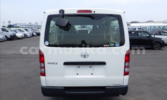 Tenga Tsaru Toyota Hiace Chena Mota in Beitbridge in Matabeleland South Tenga Tsaru Toyota Hiace Chena Mota in Beitbridge in Matabeleland South