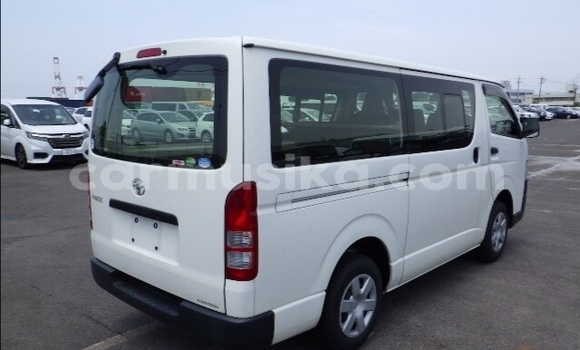 Tenga Tsaru Toyota Hiace Chena Mota in Beitbridge in Matabeleland South Tenga Tsaru Toyota Hiace Chena Mota in Beitbridge in Matabeleland South