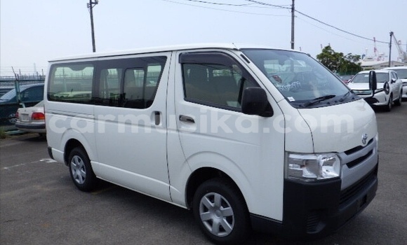 Tenga Tsaru Toyota Hiace Chena Mota in Beitbridge in Matabeleland South Tenga Tsaru Toyota Hiace Chena Mota in Beitbridge in Matabeleland South