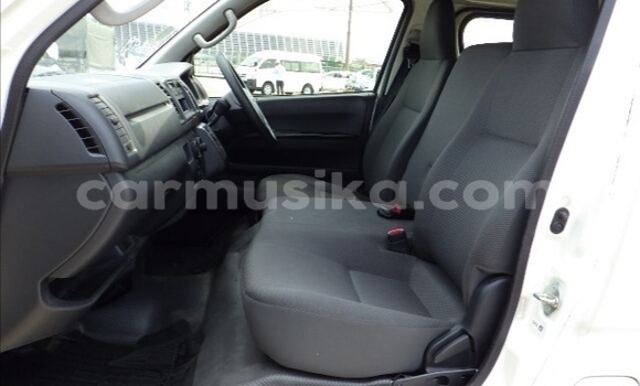 Tenga Tsaru Toyota Hiace Chena Mota in Beitbridge in Matabeleland South Tenga Tsaru Toyota Hiace Chena Mota in Beitbridge in Matabeleland South